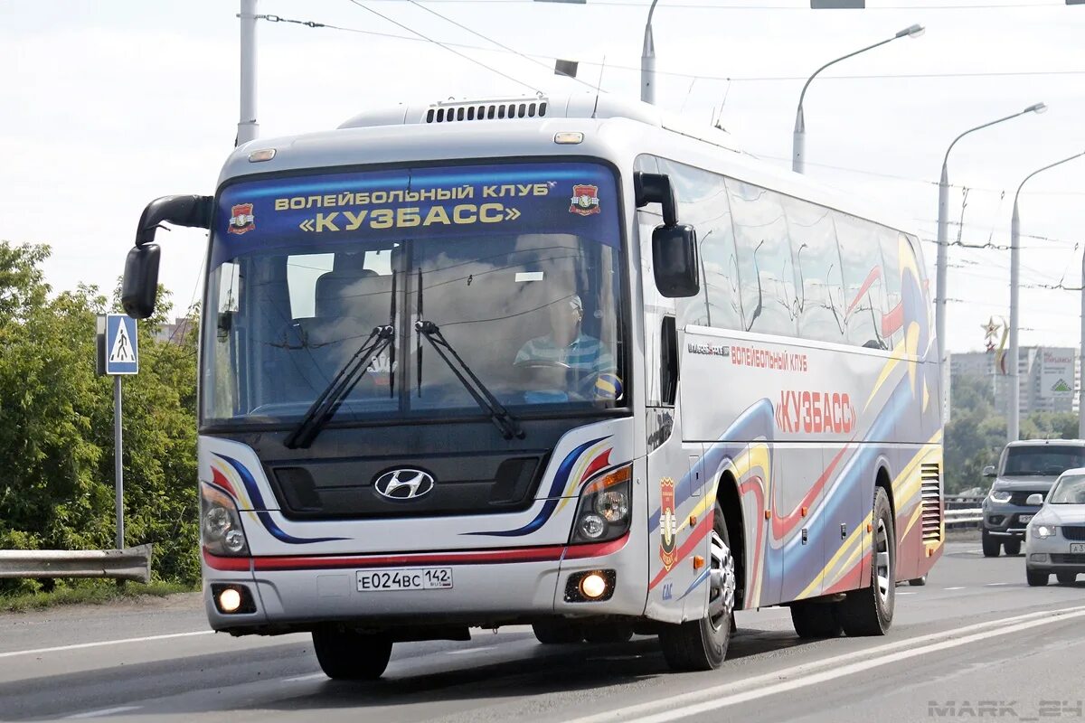 Кемерово горно алтайск автобус. Hyundai Universe Space Luxury Ставрополь Сочи. Кузбасс 142. Автобусы Кемерово. Hyundai Кузбасс.