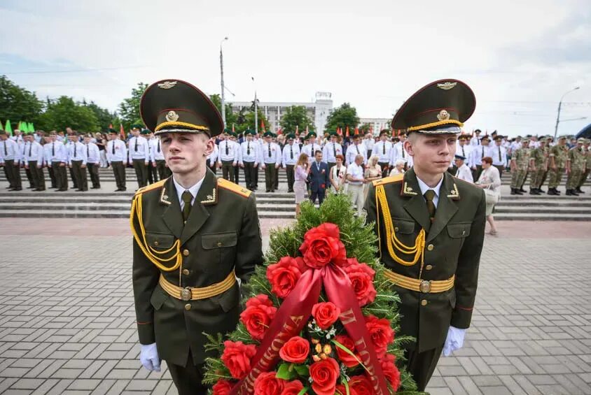 3 июля минск. День независимости Белоруссии. Парк Жилибера в Гродно день независимости Белоруссии. Вилейка день независимости 3 июля.