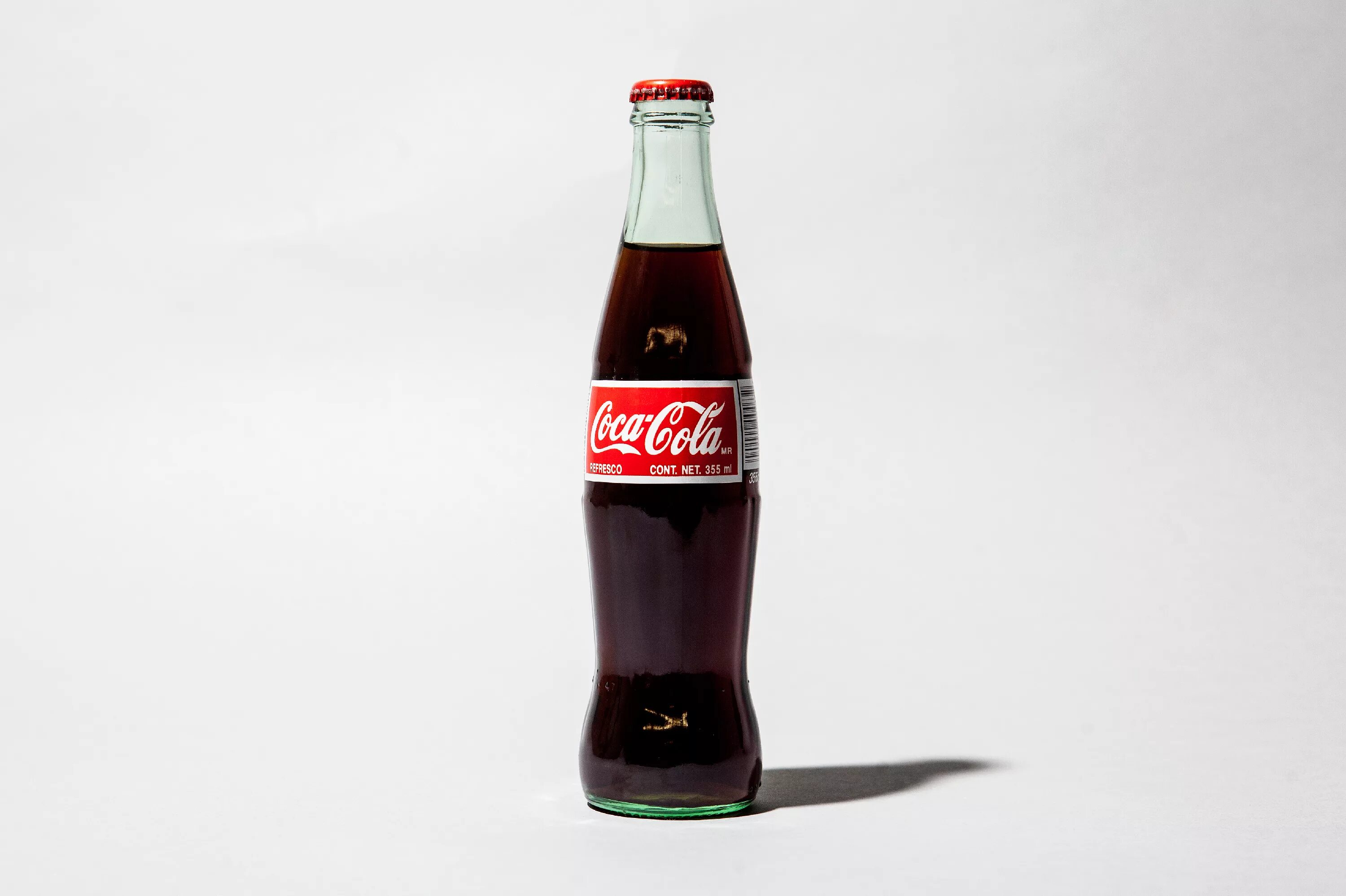 Coca Cola бутылка. Стеклянная бутылка колы. Кола в стеклянной бутылке. Coca Cola в стеклянной бутылке. Бутылочка колы