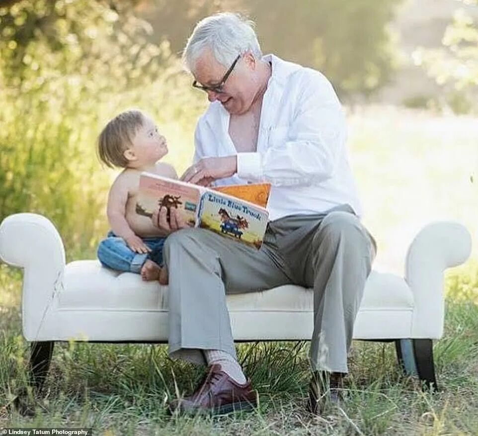 Дедуля Лукас. Grandfather and grandchild. Детский 8 лет старик. Grandparents and grandchildren.