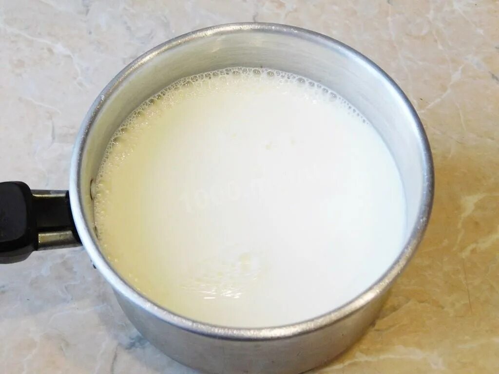 Сколько манной на 1 литр. Манная каша на молоке на 1 литр. Жидкая манная каша на молоке на 1 литр молока. Манная каша на молоке на 1 стакан. Манка на литр молоко.