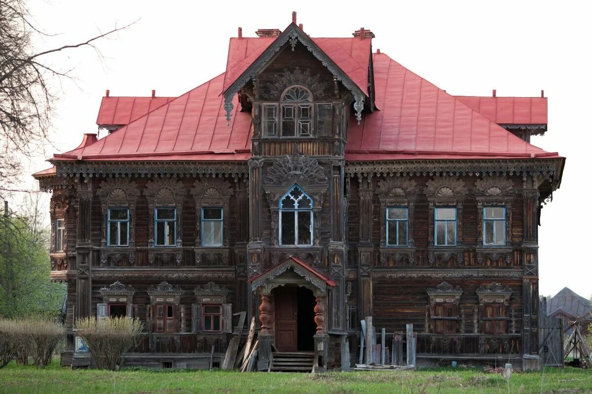 Поволжские дома. Терем в Погорелово Костромской области. Заброшенные Терема Костромской области. Терем. Костромская область, дер. Погорелово.. Деревянный Терем в Погорелово Костромской области.