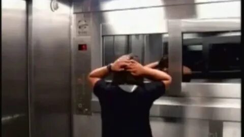Видео мальчика в лифте
