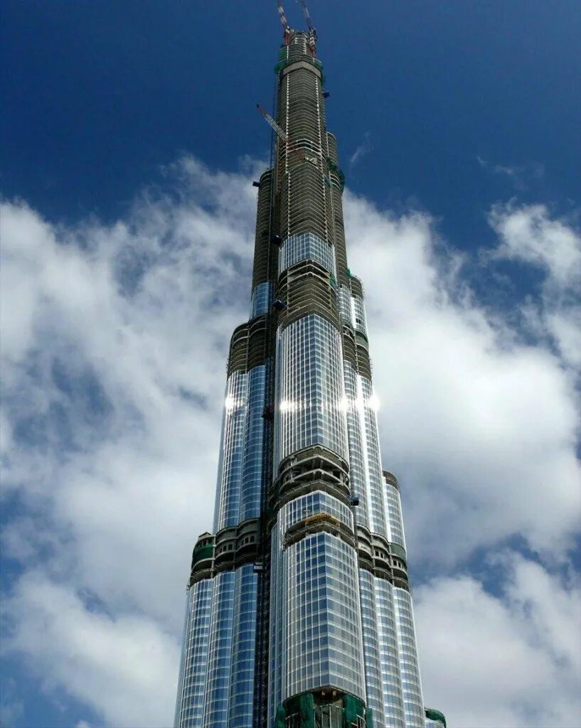 Бурдж халифа постройка. Бурдж-Халифа Дубай. Бурдж Халифа 124 этаж. Высота небоскреба Бурдж Халифа. Бурдж Халифа-828.