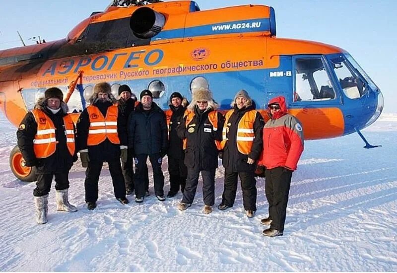 Ice camp. Барнео Северный полюс. Ледовый лагерь Барнео. Полярный лагерь Барнео. Станция Борнео Северный полюс.