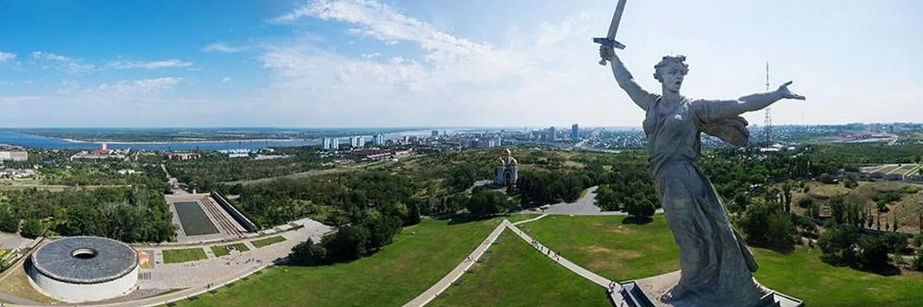 Волгоград работа на улице работа. Волгоград мамаев курган с волги. мамаев курган родина мать. панорама родина мать волгоград.