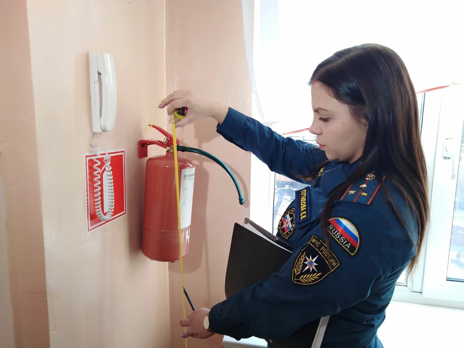 Пожарная безопасность обучение 2025. Нарушение пожарной безопасности. мчс пожарная безопасность. нарушения по пожарной безопасности. несоблюдение правил пожарной безопасности.