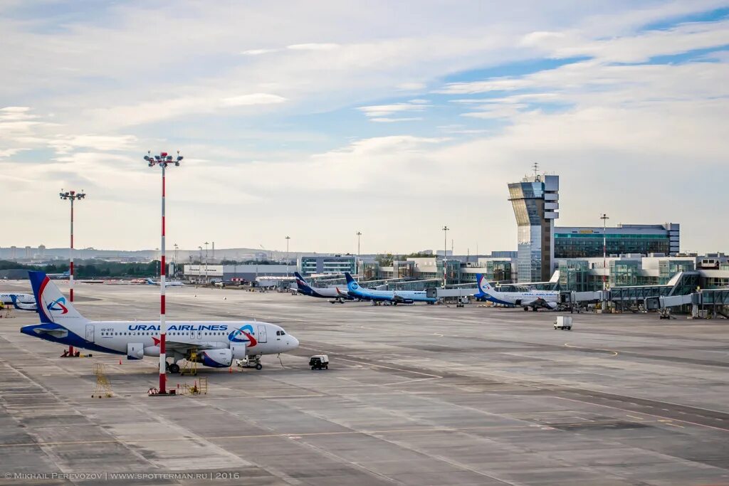Курс аэропорта пулково. Фотографии аэропорта пулково в санкт петербурге. Екатеринбург владивосток самолет уральские авиалинии. Пулково екатеринбург. Пулково екатеринбург.