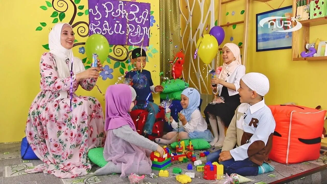 Детская ураза. Татарский праздник Ураза байрам. С праздником Ураза байрам для детей. Ураза байрам дети. Исламский праздник для детей.
