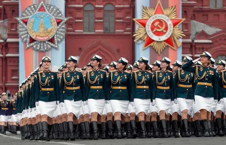 Парад Победы в Москве. Девушки на параде.