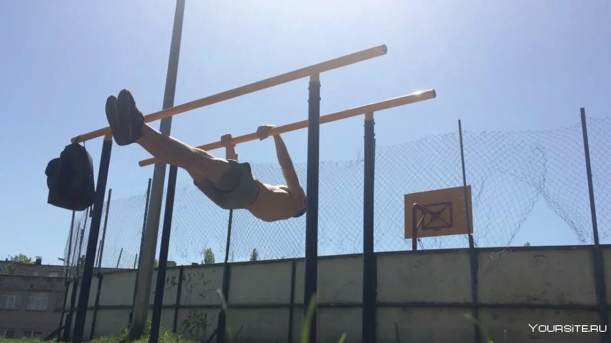 Где по вис. Передний вис на турнике. горизонтальный вис. горизонтальный вис на перекладине. горизонтальный вис на турнике.