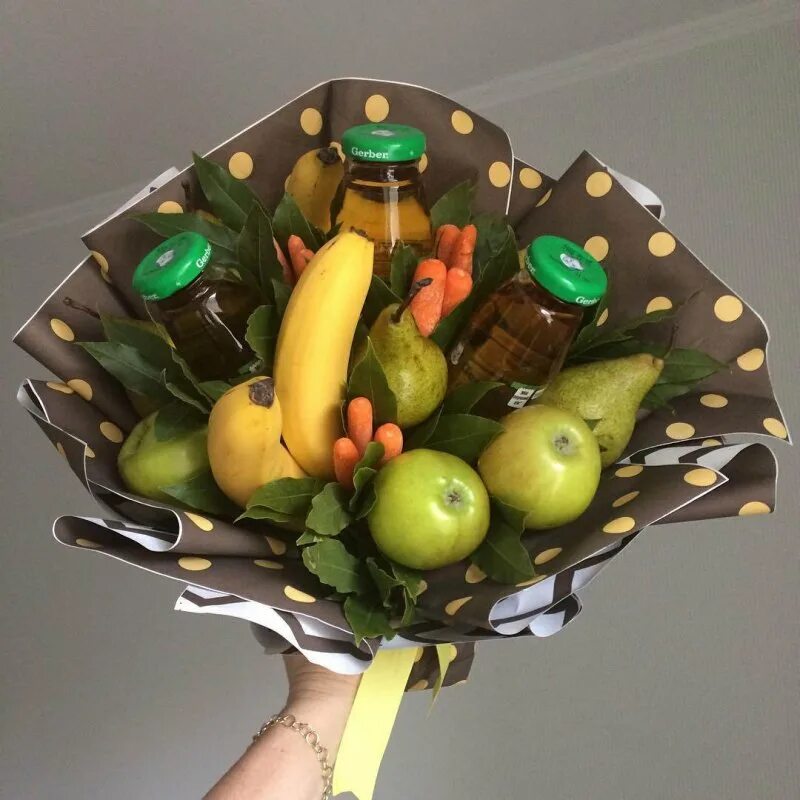 вкусный букет. съедобные букеты для мальчиков. чупа чупс букет и конфеты. букет для мужчины. фуд букеты для детей.