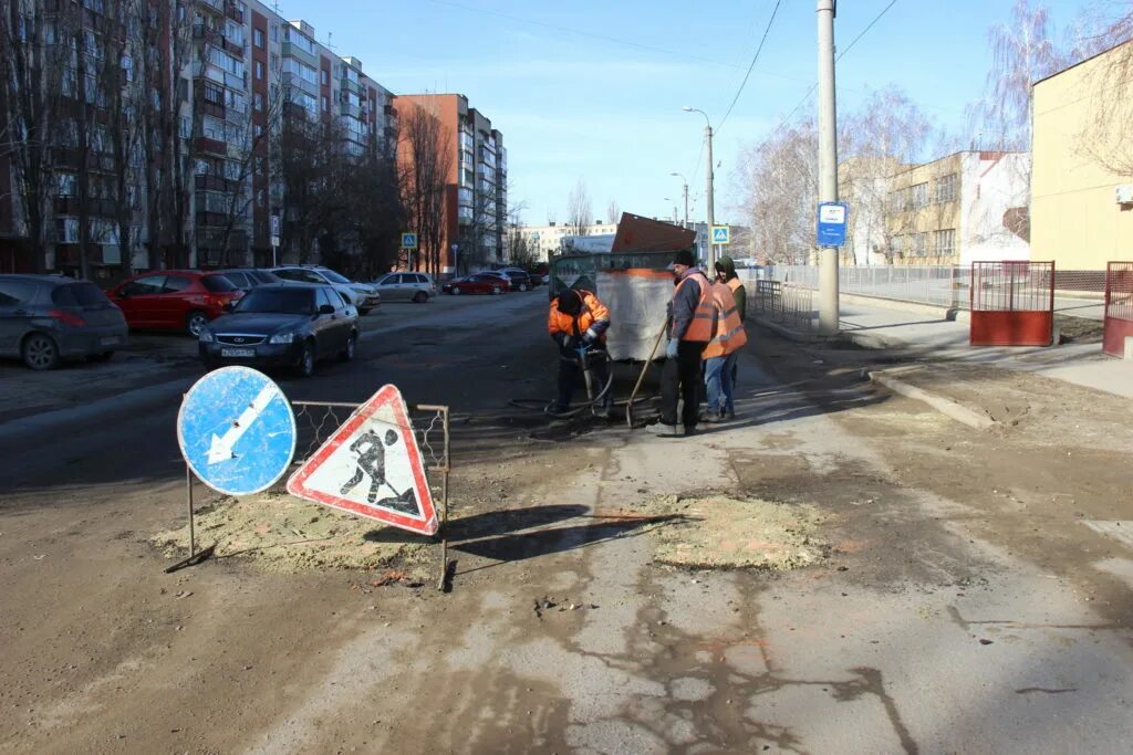 Камышин дороги. Дороги Камышин в городе. Дороги в Камышине сегодня. Калач на Дону ямочный ремонт дорог.