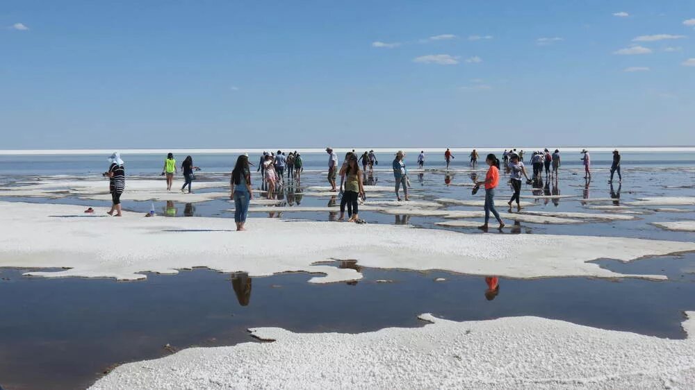 Атырау индер. Соленое озеро в казахстане. Озеро индер казахстан. Озеро индер казахстан. Индер гурьевская область.