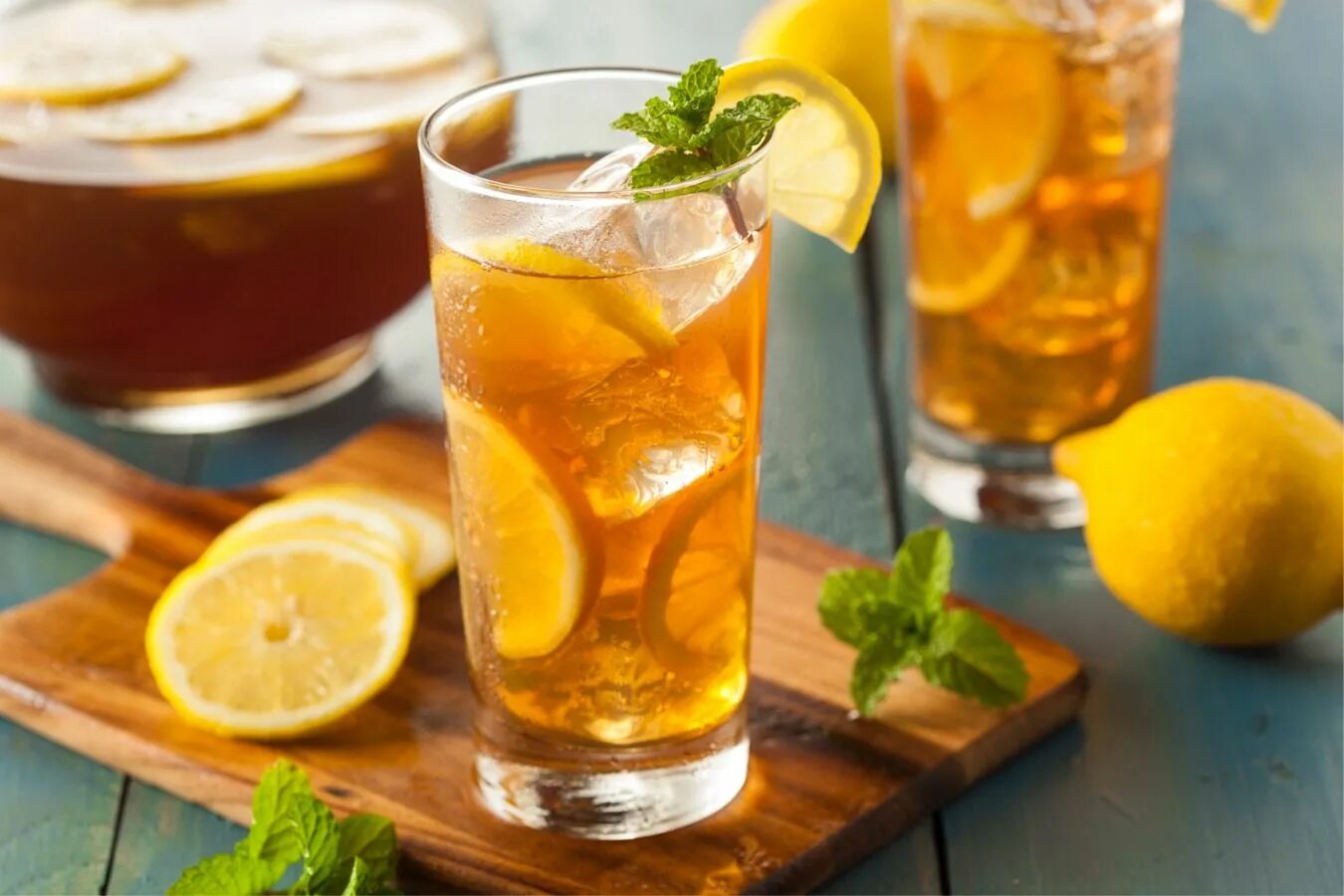 Какие напитки предпочитаешь. Холодные напитки. Холодный чай. Лимонад со льдом. Холодный чай со льдом.
