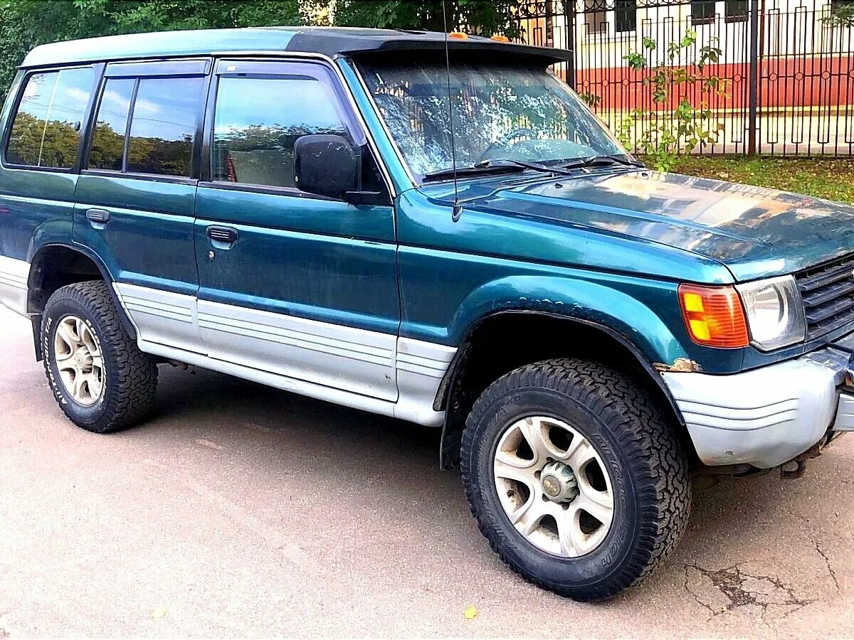 Pajero II 3.0. Митсубиси Паджеро 2 1993. Мицубиси Паджеро 1993 внедорожник. Митсубиси Паджеро 2 1987.