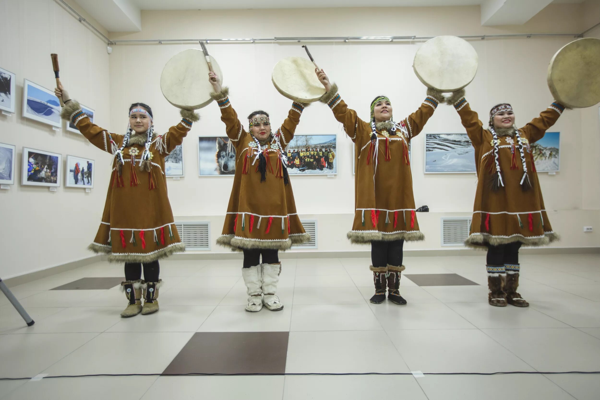 Народы севера камчатка. Коренных малочисленных народов камчатка. кмнс камчатки. коренные малочисленные народы севера камчатки. кмнс камчатского края.