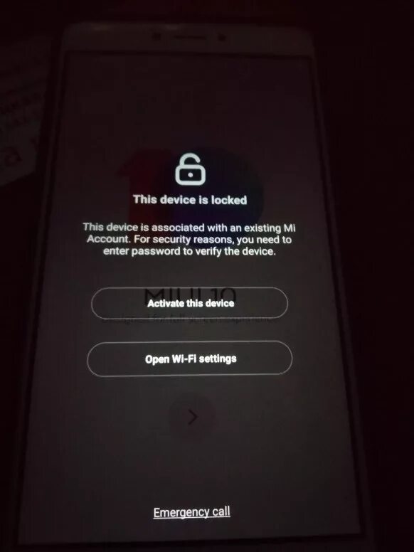 Id mi com редми. Сяоми this device is Locked. Заблокированный смартфон. Ксиаоми редми this device is Locked. Redmi Note 5 заблокирован mi аккаунт.