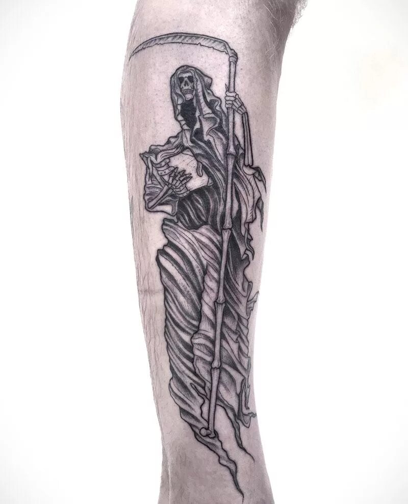 Тату смерть с косой на руке. Тату смерть. Тату коса на руке. Grim reaper тату. Тату коса на руке.