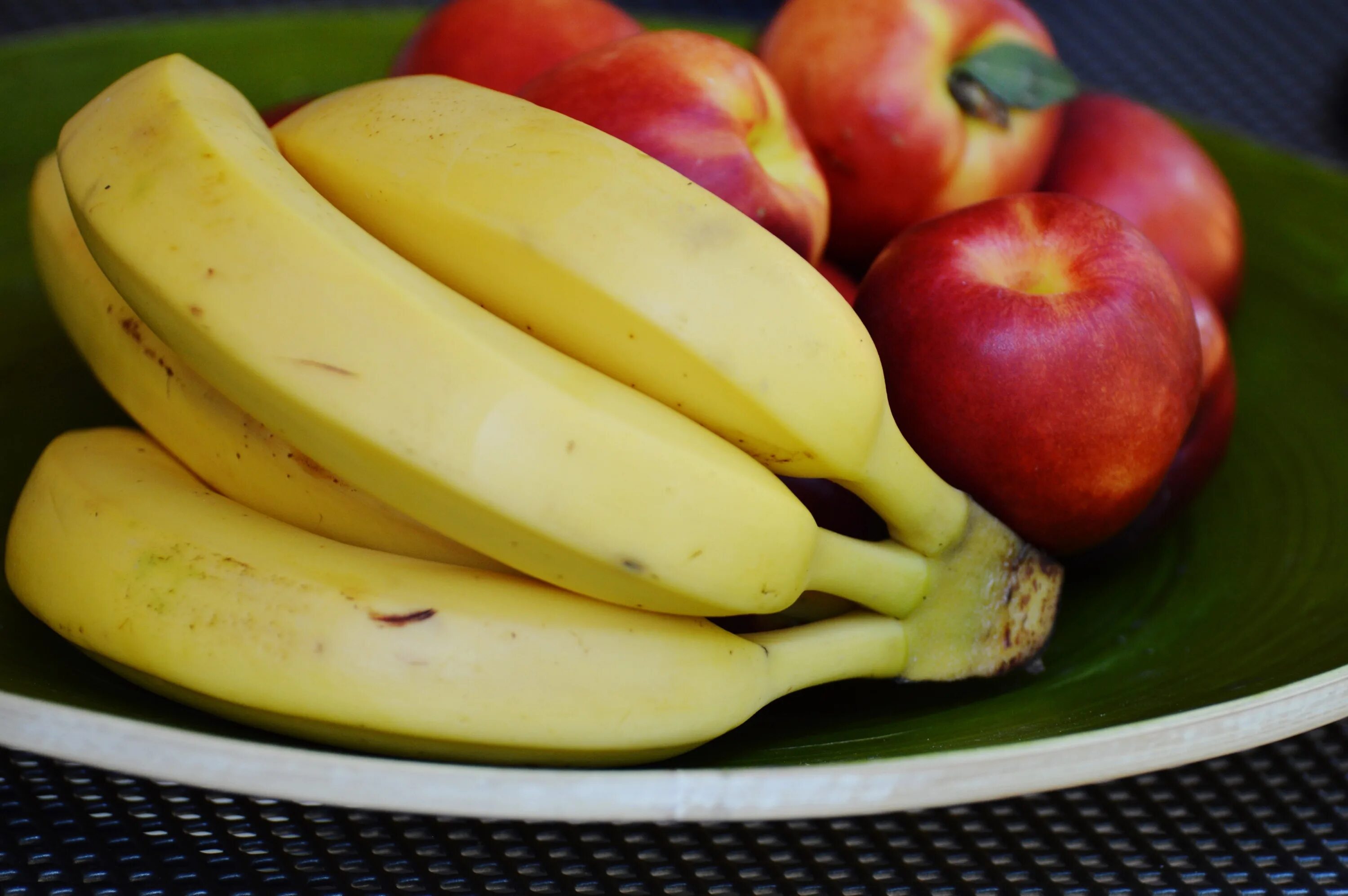 I like bananas apples. Банан. Фрукты банан. Яблоки и бананы. Овощной банан.