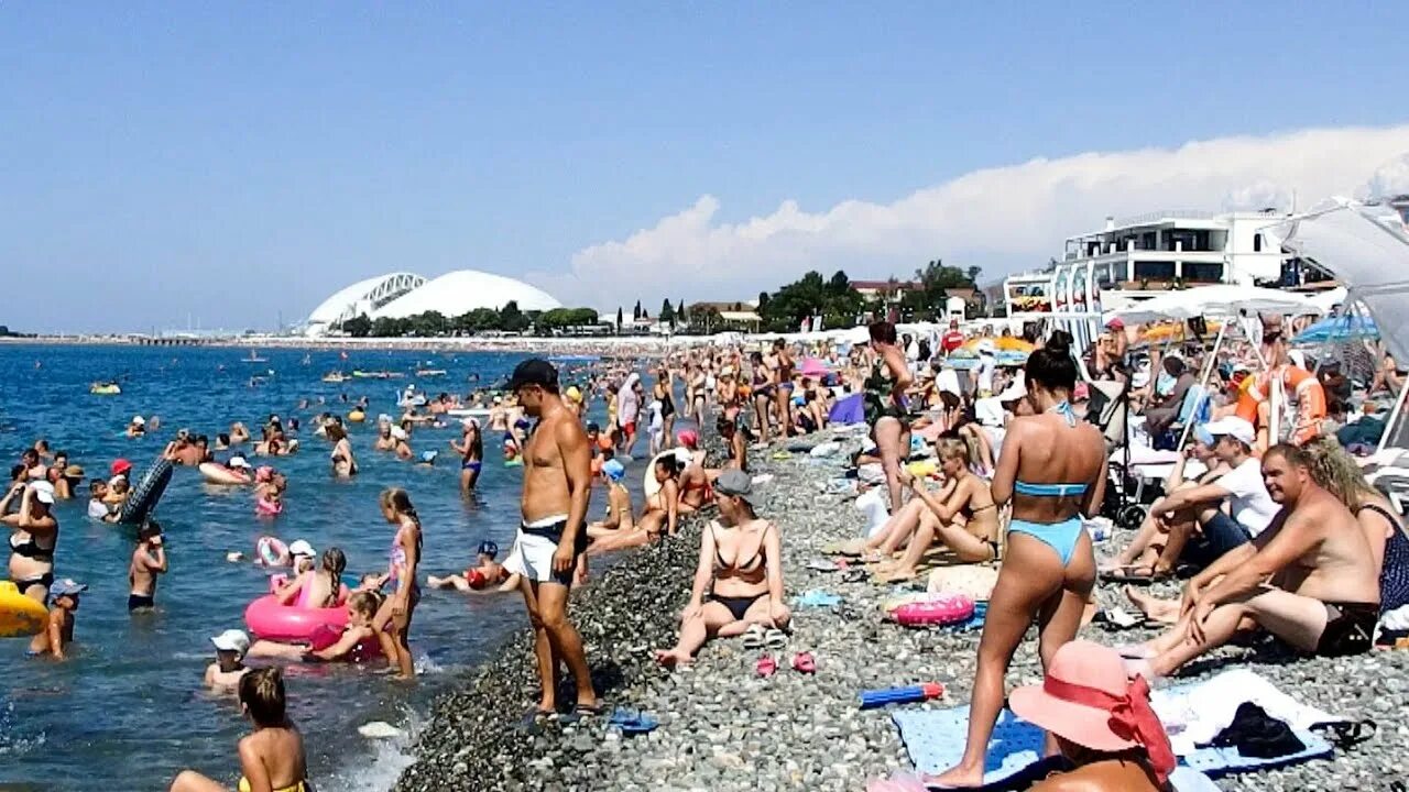 Нудийский пляж сочи. Olympic Beach Адлер. Сочи Адлер пляж. Пляж Сочи 2022 август. Адлер пляж люди.