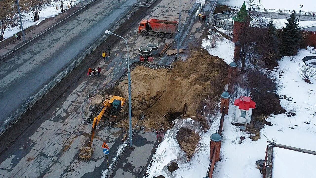 Провал моста. Царьградский мост йошкар-ола. мост провалился йошкар ола. обвал асфальта в йошкар-оле. вознесенский мост йошкар-ола.