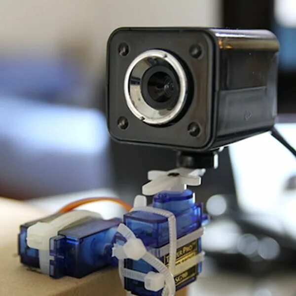 Поворотный механизм для камеры. Поворотный механизм для камер слежения. Arduino видеокамера. Сервопривод для камеры.