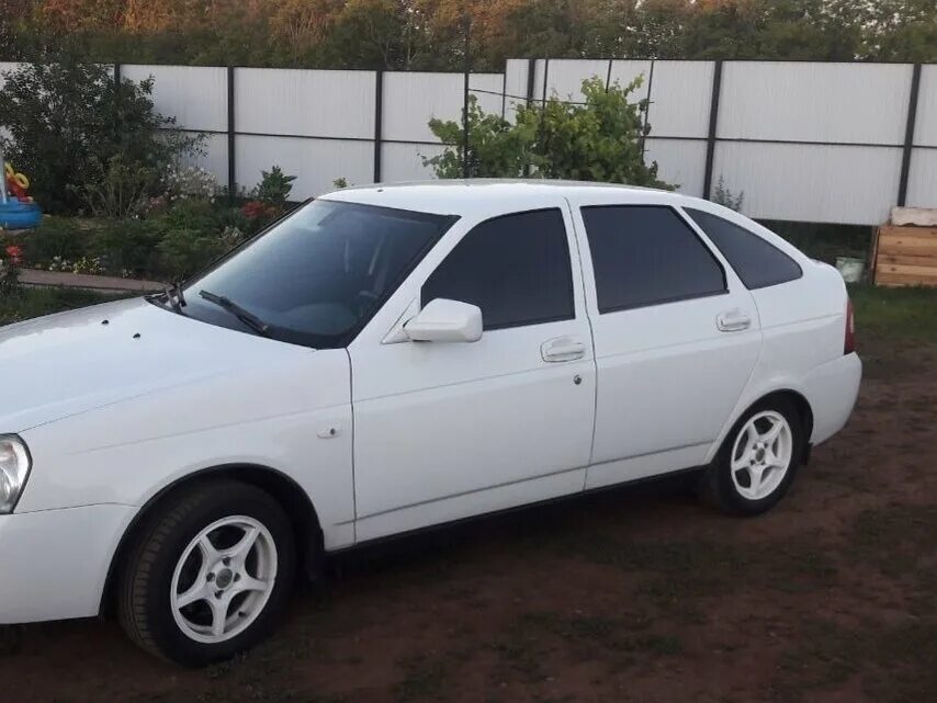 приоры авито хэтчбек