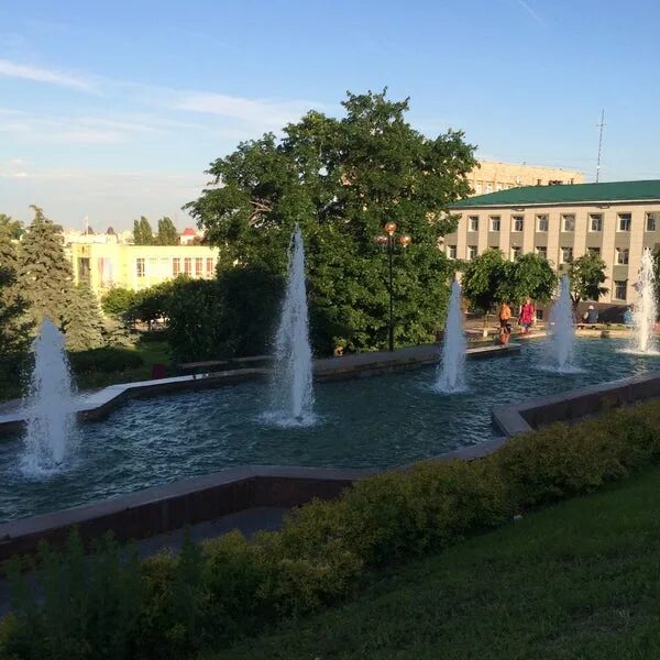 Театральная площадь липецк. Город Липецк Театральная площадь. Липецк Театральная площадь набережная. Театральная площадь Липецк фото.