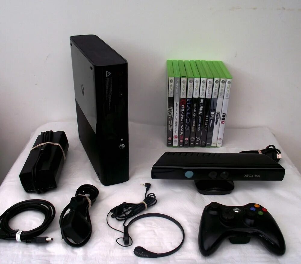 Xbox 360 Slim комплектация. Xbox 360 e комплектация. Комплект Xbox 360 s. Комплектация Xbox 360 s.
