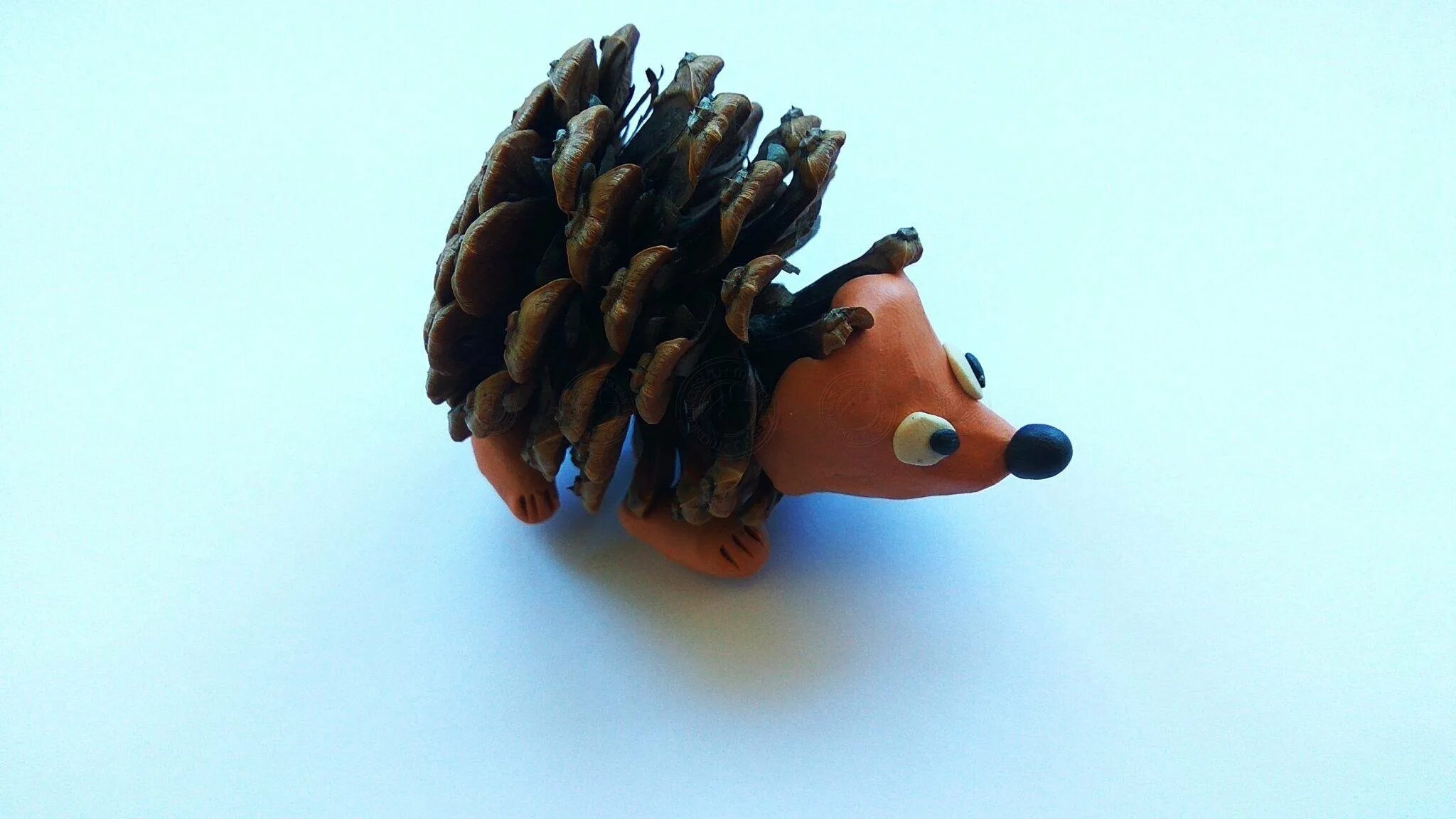 поделки из шишек и пластилина. поделки из шишек и пластилина. шишки и пластилин. лепка из шишек и пластилина. поделки из шишек и пластилина.