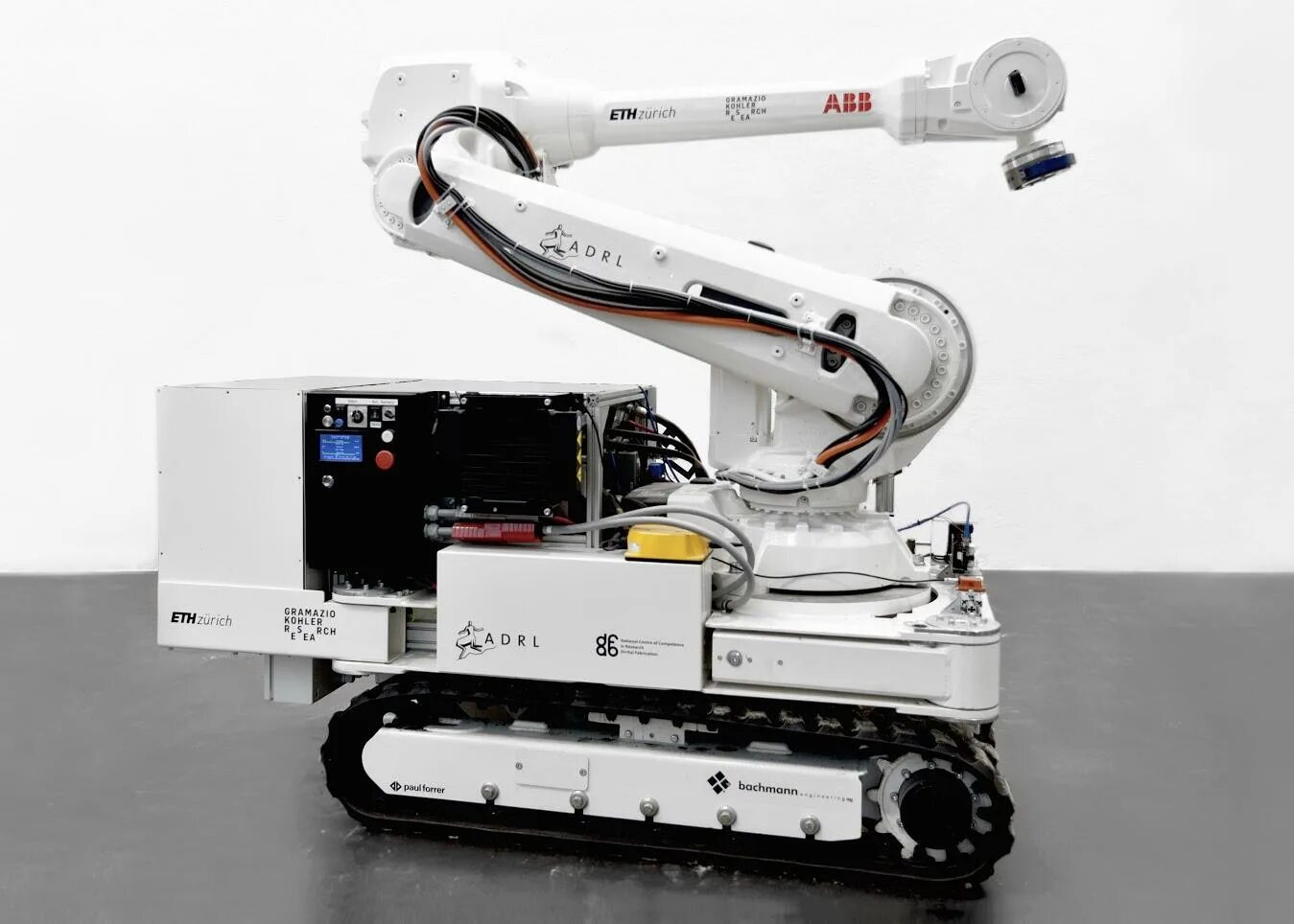 Робот вакуум е 12. Робот abb irb 4600. abb irb 460 робот паллетайзер. abb irb 4600-402. irb4600.