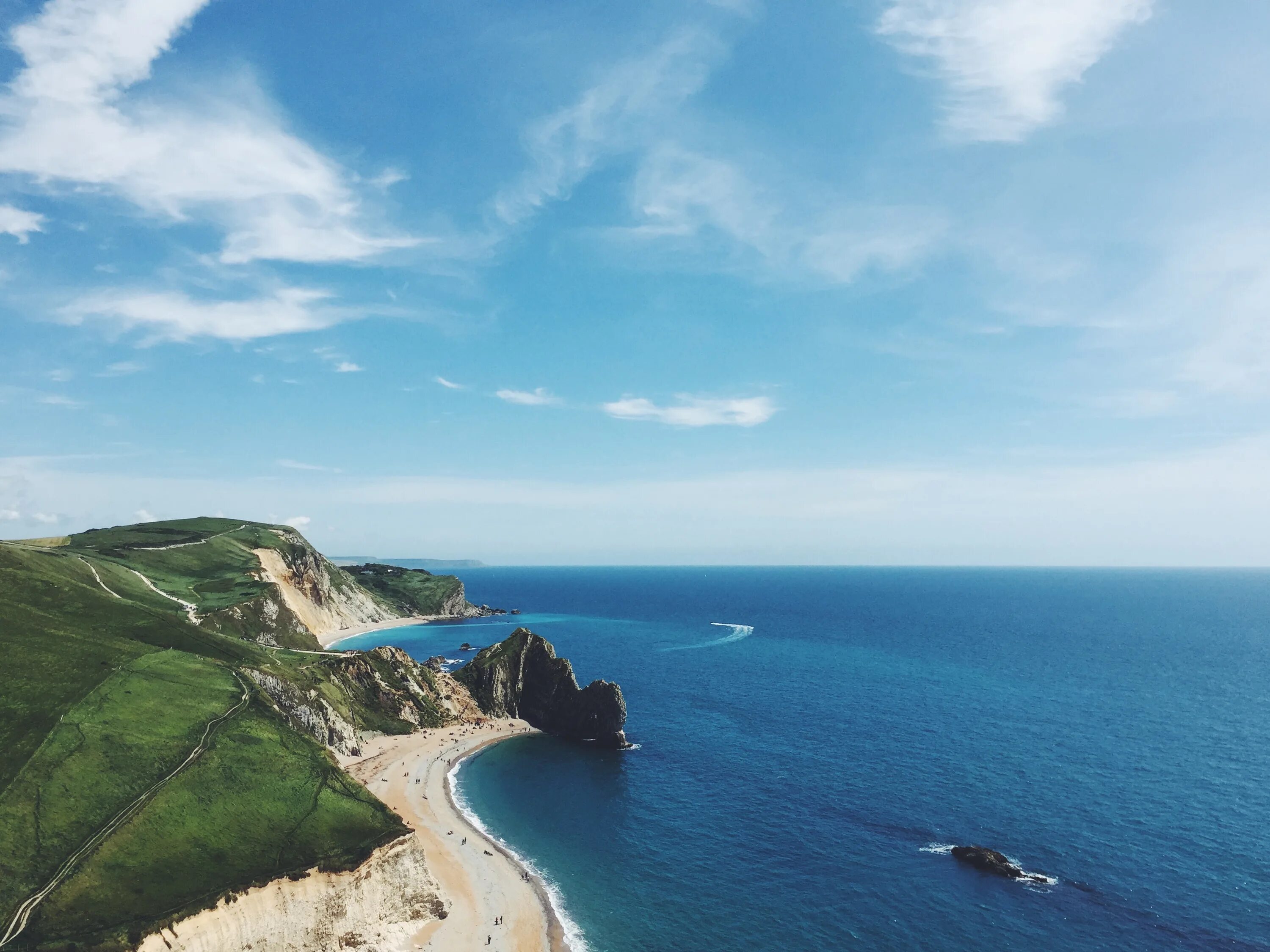 Береговая линия по странам. Береговая линия. Море Береговая линия. Береговая линия панорама. Вид с моря на береговую линию.