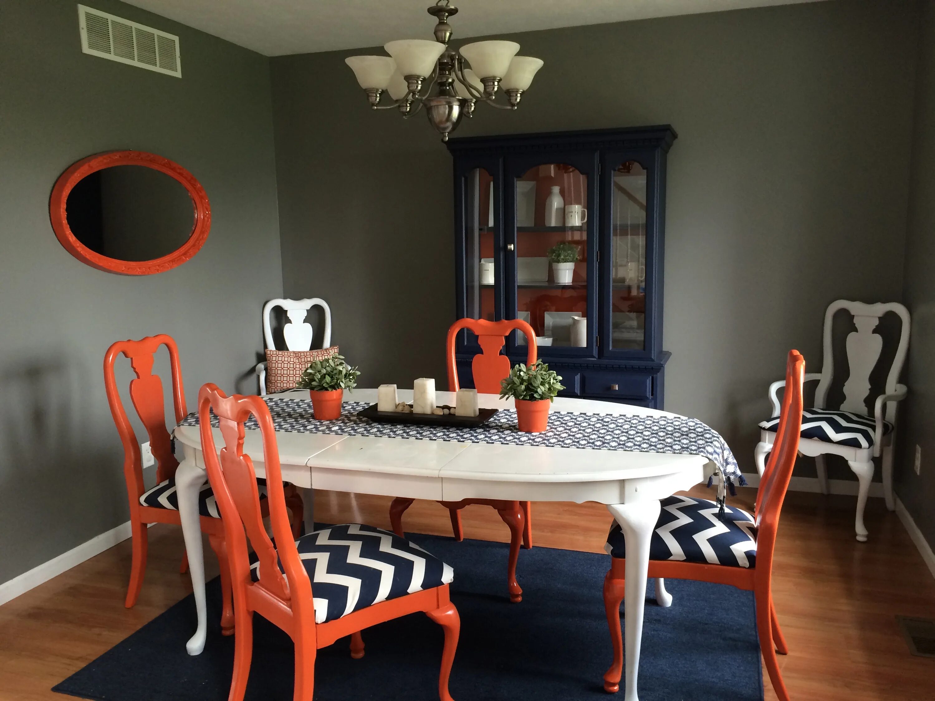 Мульт dining room. Стол palitra. Сервировка стола. The table is new. Семья на кухне.