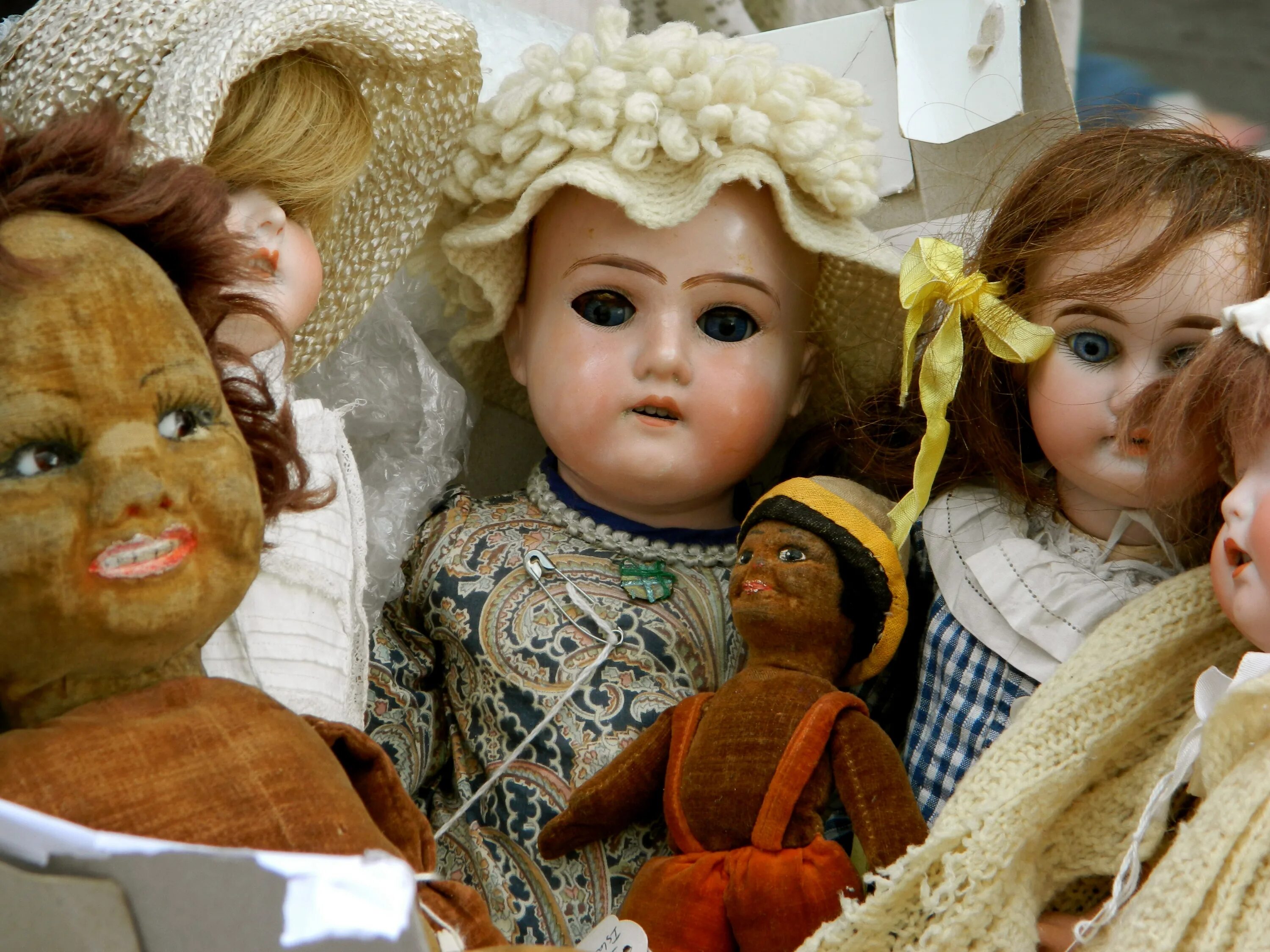 Старая куколка. Старинные куклы. Старые игрушки куклы. Куклы старинные и Антикварные.