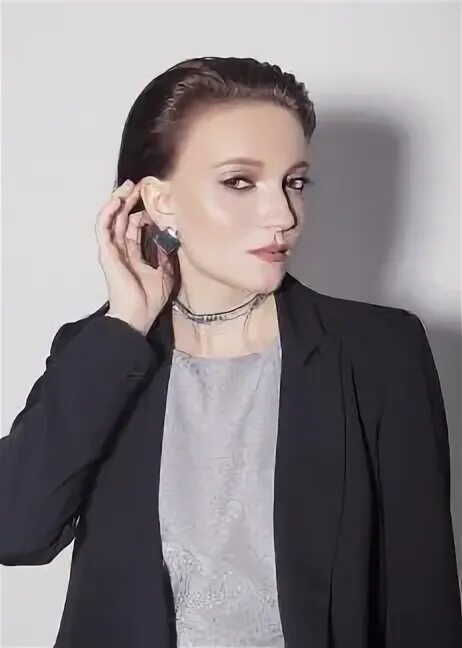 Студия красоты beauty time. Девушка хостес в клубе. Гостиница барнаул ресепшен. Фото администратора вк. Администратор алтайского края.