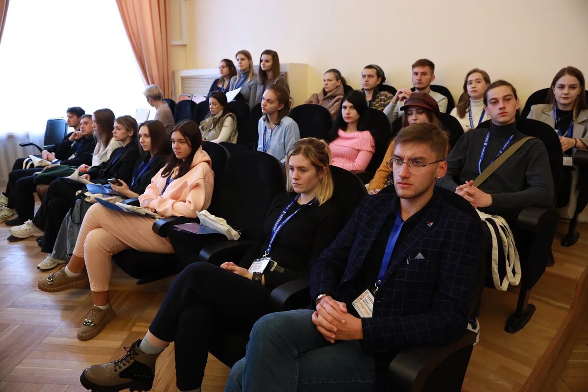 Первокурсник рггу. Рггу студенты. российские вузы. студенты москвы.
