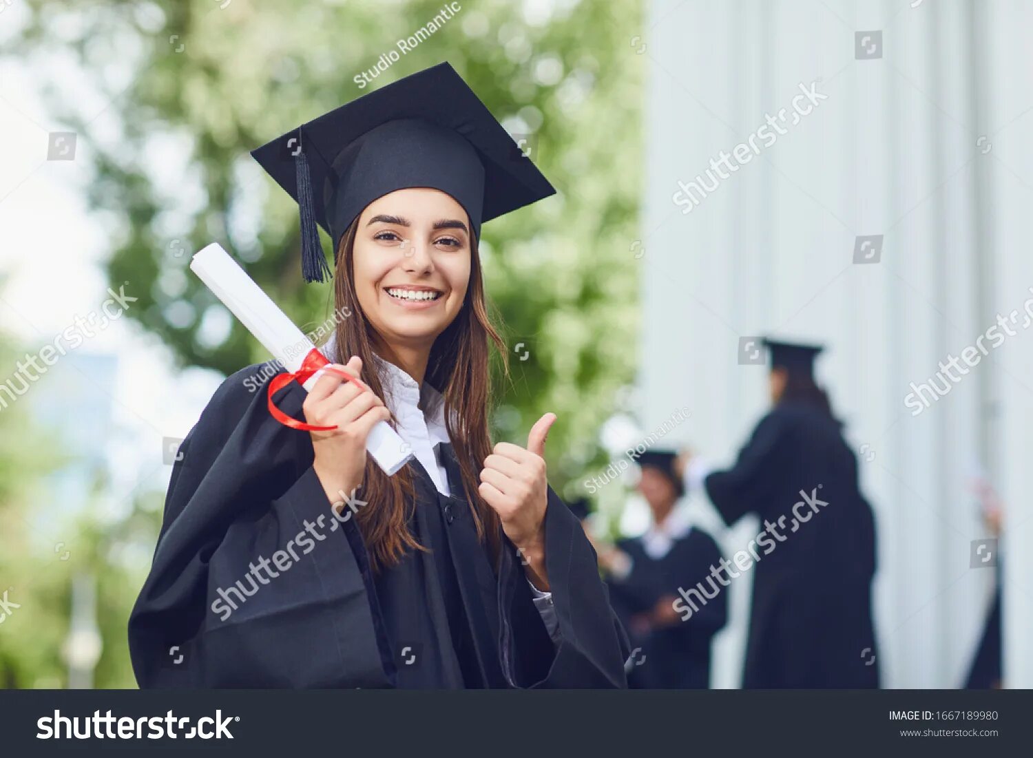 Студенты выпускники. Выпускница университета. Sad graduate png. Unemployment. Выпускник вуза ищет работу.