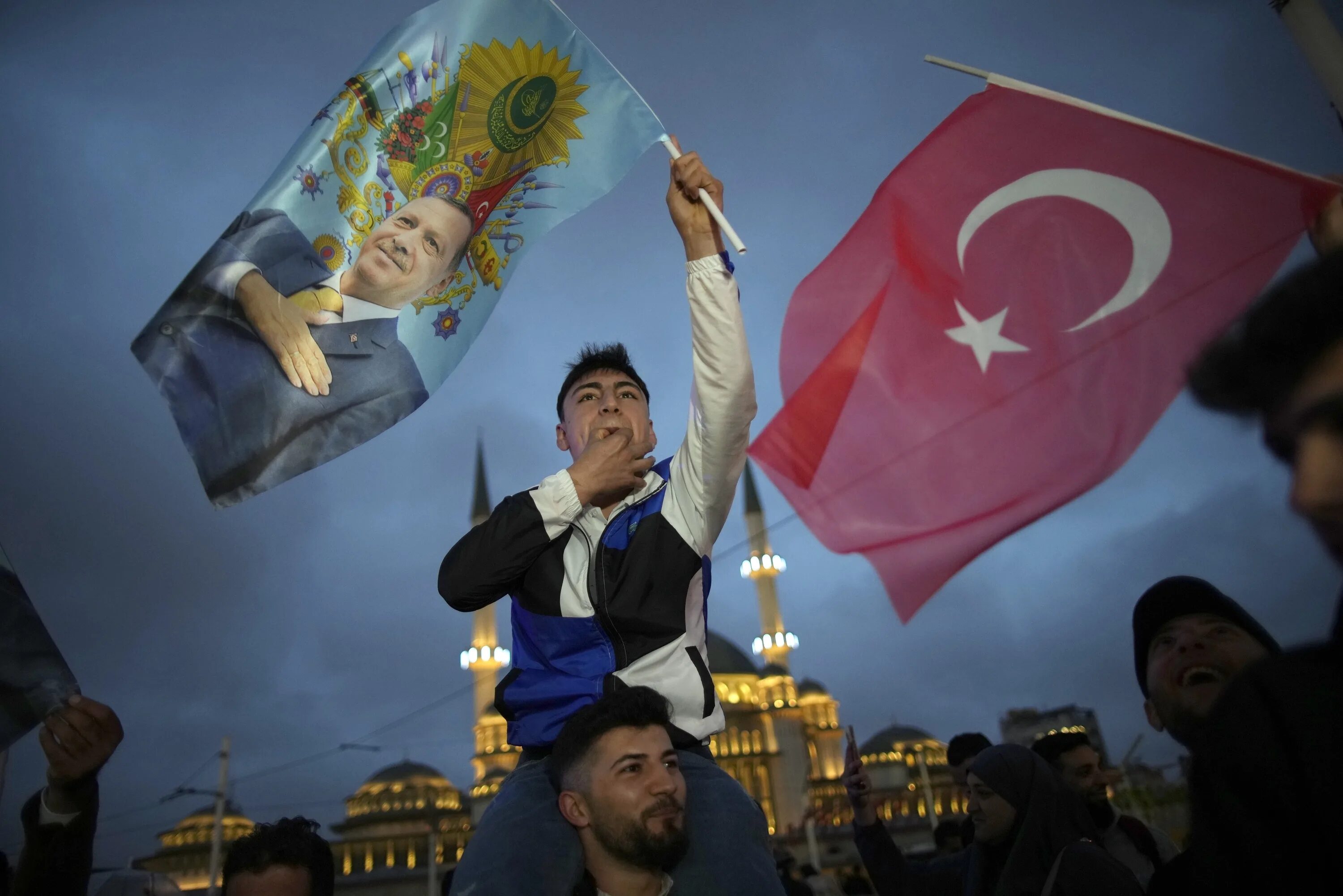 Выборы турции кто победит. Эрдоган. Турция победа Эрдогана. Эрдоган Турция митинг.
