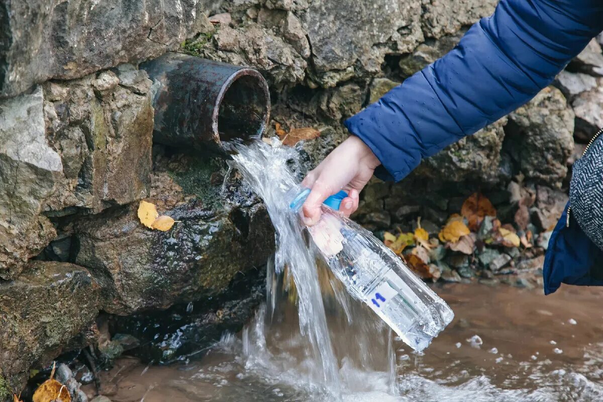 Источник воды. Родниковая вода. Вода питьевая Родники. Вода из родников. Водоканал качество воды