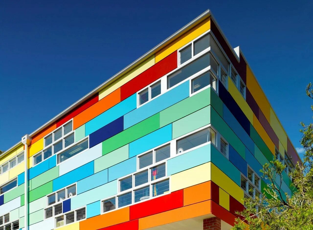 Ремонт фасада школы. Школа Препаратори, Вахрунга, Австралия. Подготовительная школа в Уорунге, Австралия. Фасад детской больницы Словакии. Разноцветный фасад.