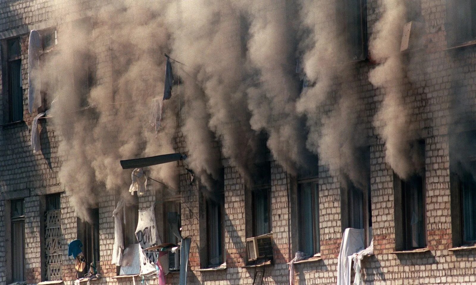 Штурм больницы в Буденновске 1995. Буденновск 14 июня 1995 года. Теракт в москве видео телеграмм