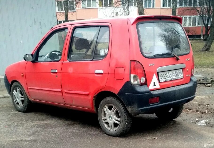 Запчасти byd flyer. Byd flyer колеса. Автомобиль byd flyer. Шины byd flyer 2. Byd flyer под капотом.