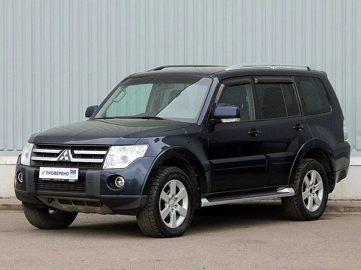 Митсубиси паджеро бензин купить. Mitsubishi Pajero 2011. Митсубиси Паджеро 4 2011. Мицубиси Паджеро 2011. Митсубиси Паджеро 2006.