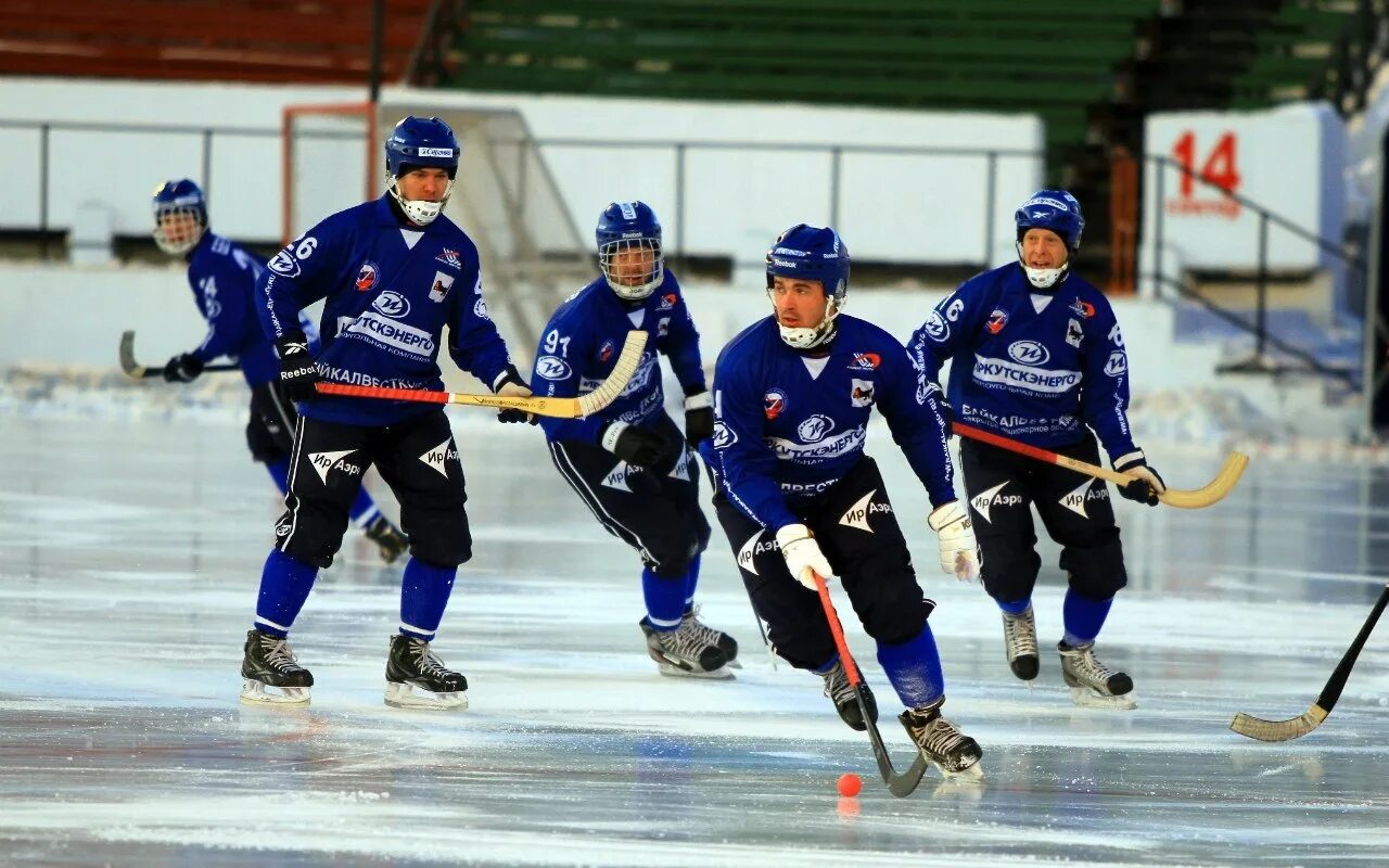 Хоккейная команда иркутск. Хоккей с мячом Байкал энергия. Байкал энергия Иркутск. Хоккеисты Байкал энергии. Команда Байкал энергии.
