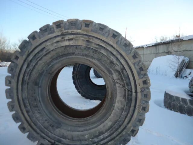 Pirelli pzero 265/40 r22. Резина максис грязевая на 35. 00-35. 5 r22. 00-35 бел-51а сер груз 36.