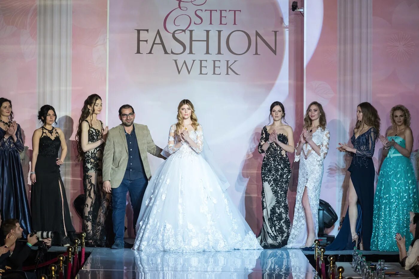 Эстет фэшн вик 2024. Estet Fashion week 2023 Москва. Московская неделя моды 2023. Неделя моды Эстет в Москве.