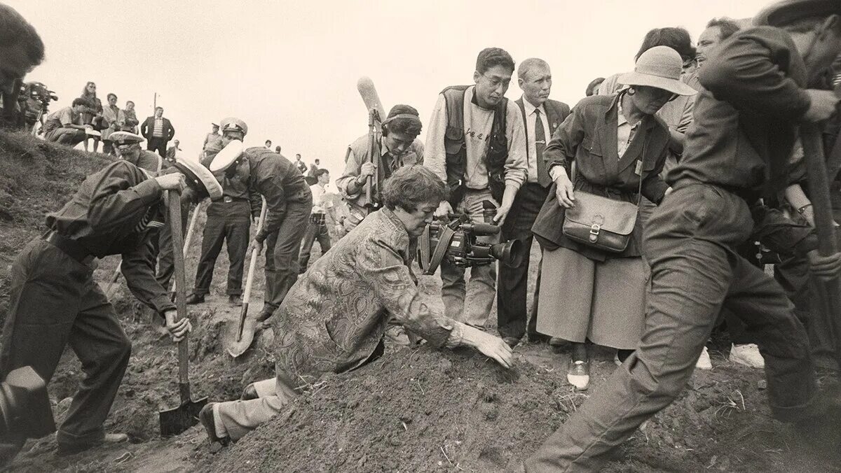 Сбит самолет 1983. Сбитие боинга 1983. сбитие корейского боинга 1983. 1983 год сбитый корейский самолет. ссср сбил самолет в 1983.