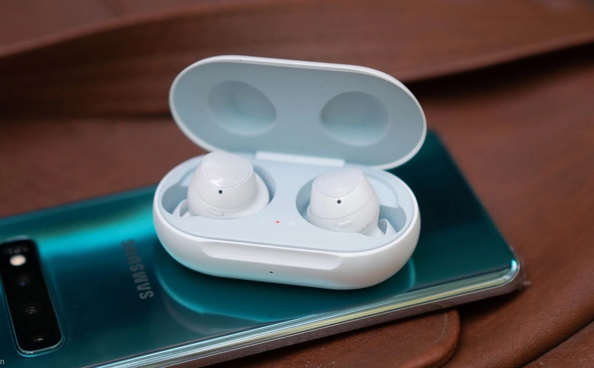 Новые наушники самсунг. Беспроводные наушники Samsung Galaxy Buds. Samsung Galaxy Buds 2 Pro. Наушники Samsung Galaxy Buds 2 Pro. TWS Samsung Buds 2 черный.