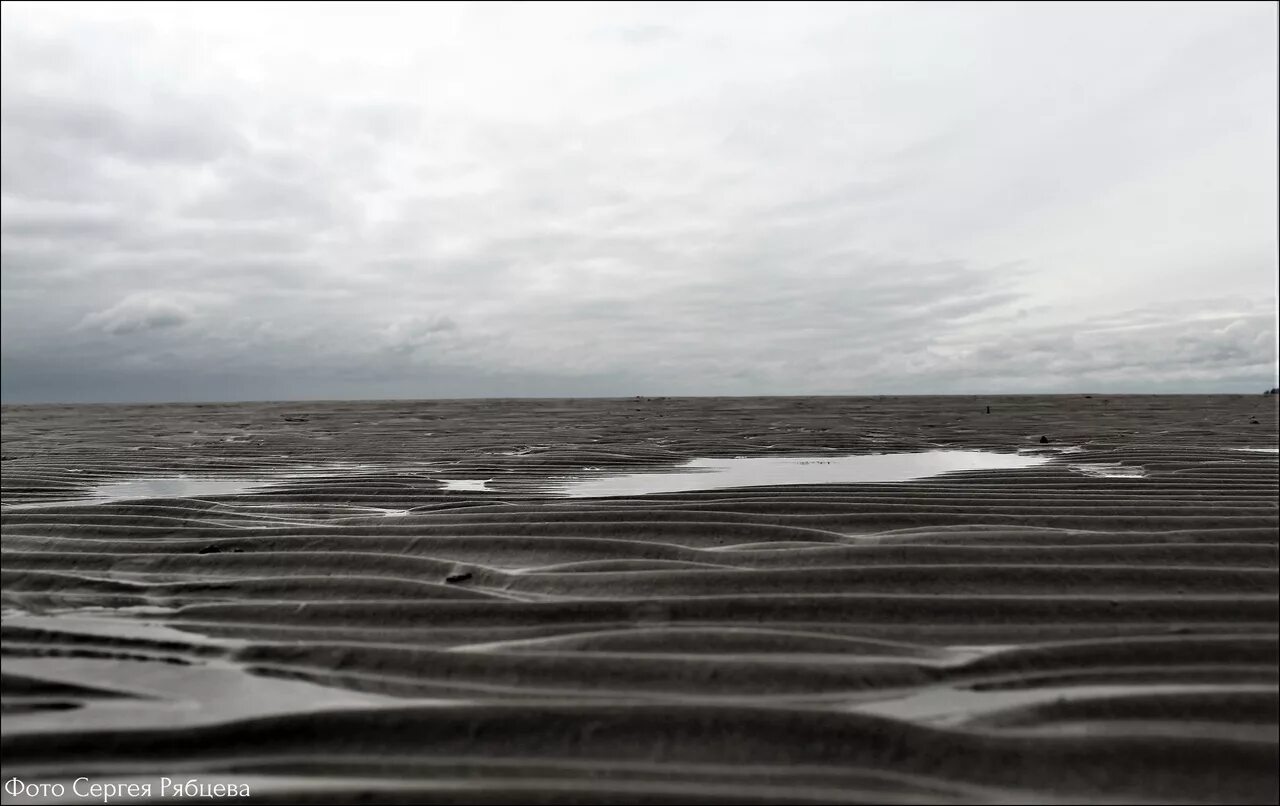 Отлив воды в океане. Отлив на белом море. Отлив Северное море. Отлив воды в море. Вода уходит.